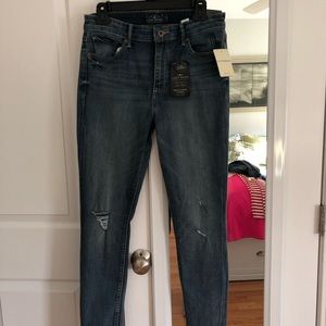 Lucky Brand skinny jeans (never worn!)